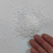 Agente de fusión del CaCl2 94-97% de calcio del cloruro de la nieve blanca anhidra de la pelotilla